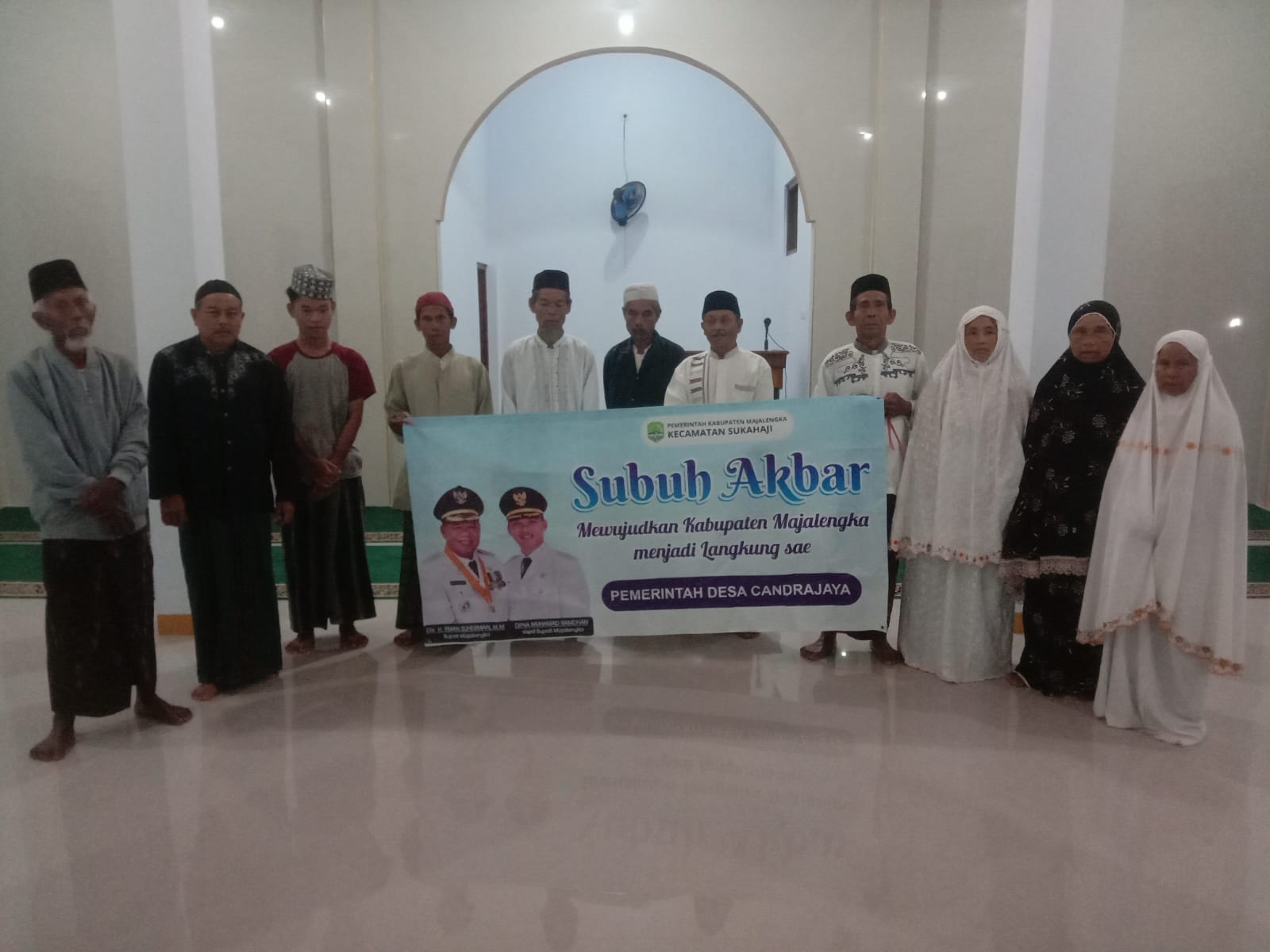 Subuh Akbar Berjamaah di candrajaya